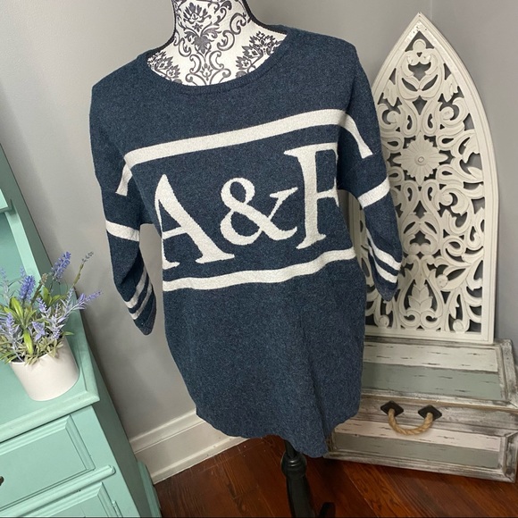 Abercrombie & Fitch Sweaters - Abercrombie & Fitch Sweater Size Medium